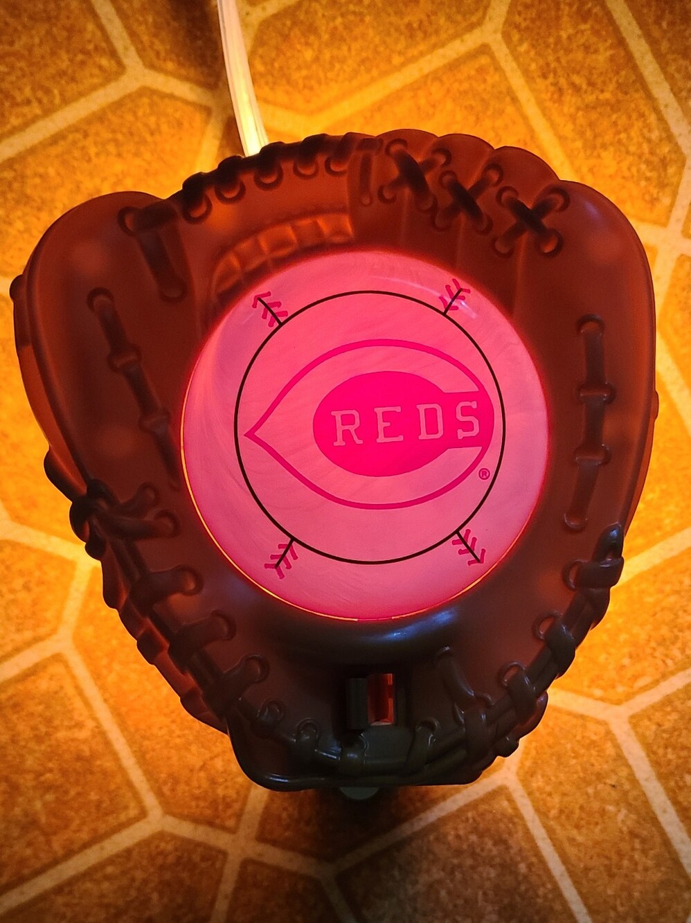 Vintage Cincinnati Reds Light-Up Baseball Glove Night Light